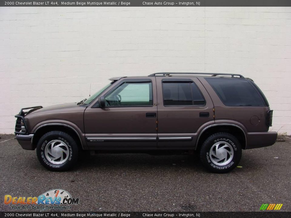 2000 Chevrolet Blazer LT 4x4 Medium Beige Mystique Metallic / Beige Photo #2
