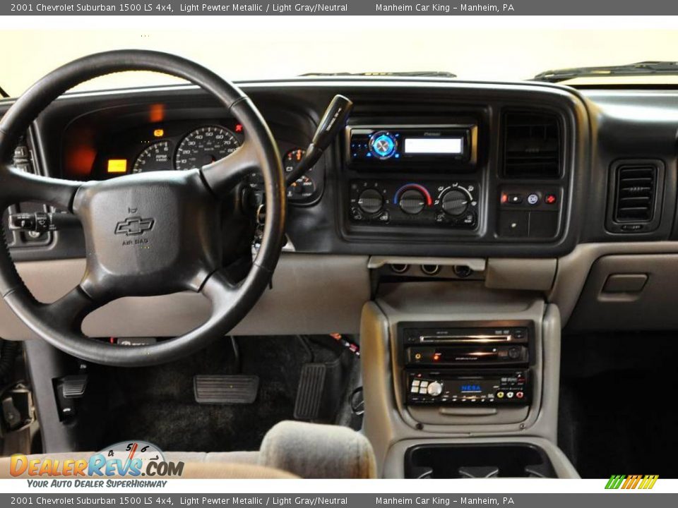2001 Chevrolet Suburban 1500 LS 4x4 Light Pewter Metallic / Light Gray/Neutral Photo #11