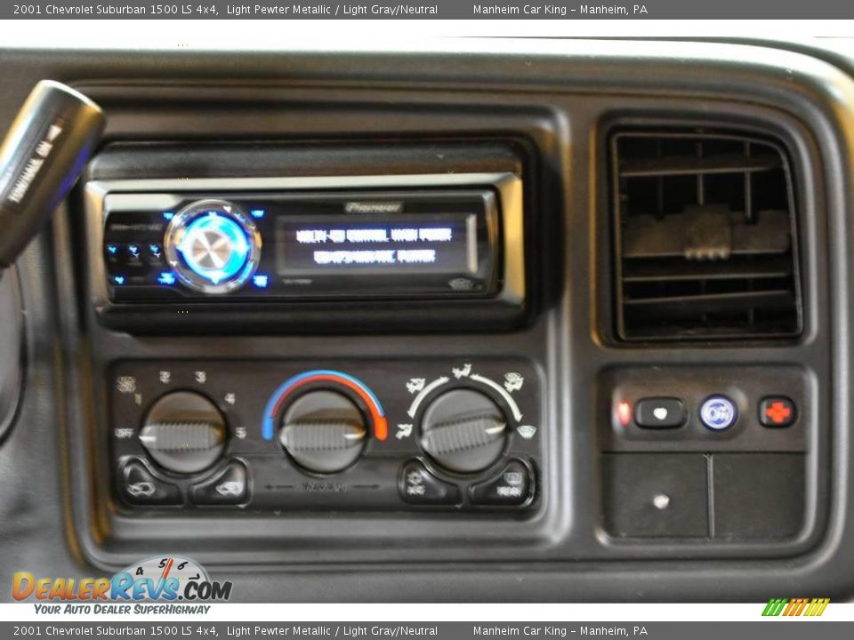 2001 Chevrolet Suburban 1500 LS 4x4 Light Pewter Metallic / Light Gray/Neutral Photo #12