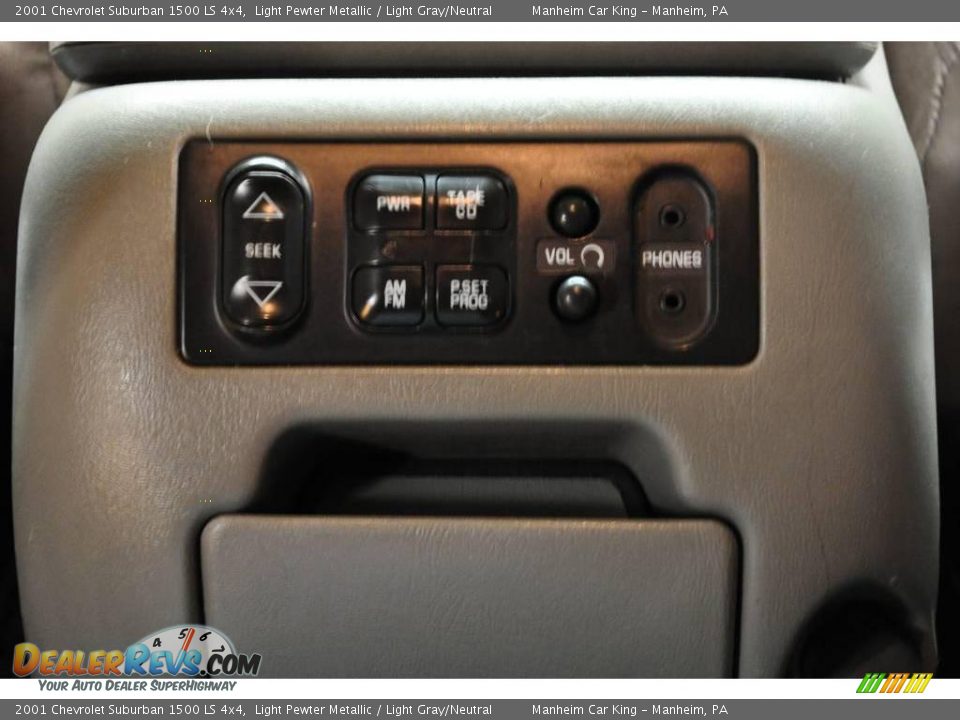 2001 Chevrolet Suburban 1500 LS 4x4 Light Pewter Metallic / Light Gray/Neutral Photo #14