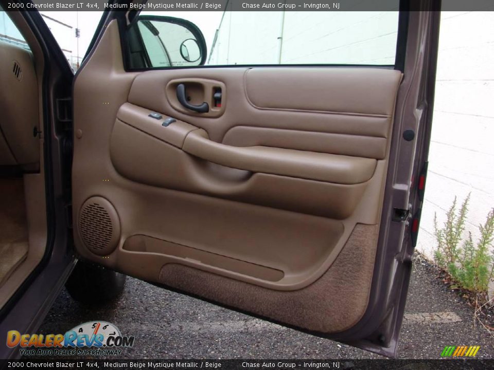 2000 Chevrolet Blazer LT 4x4 Medium Beige Mystique Metallic / Beige Photo #12