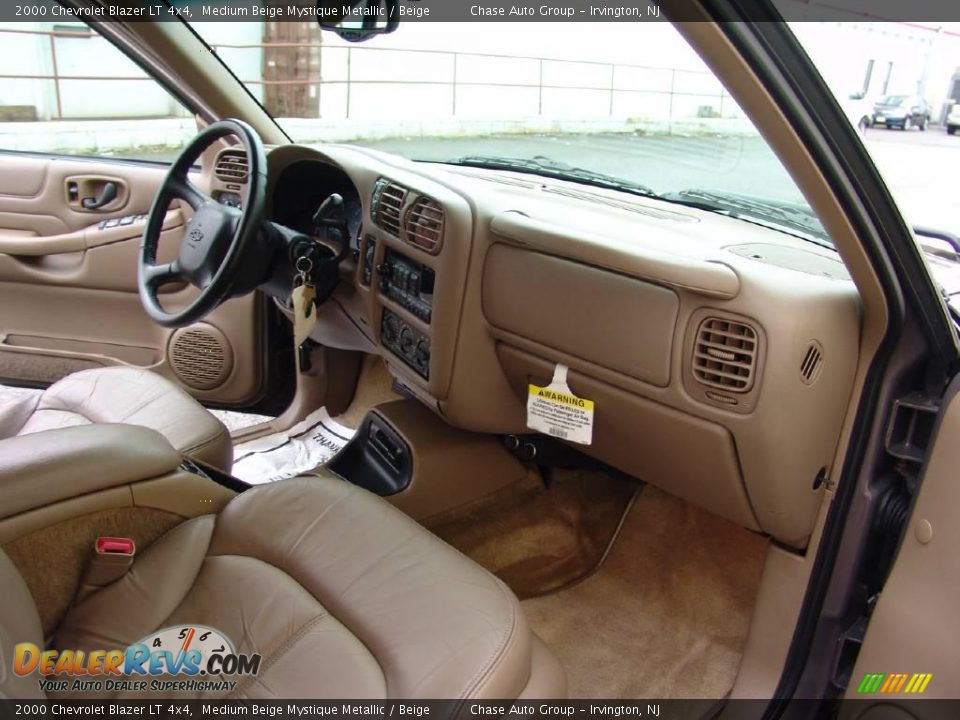 2000 Chevrolet Blazer LT 4x4 Medium Beige Mystique Metallic / Beige Photo #13