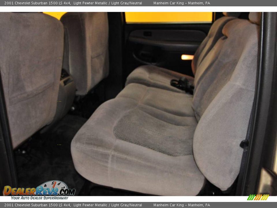 2001 Chevrolet Suburban 1500 LS 4x4 Light Pewter Metallic / Light Gray/Neutral Photo #22