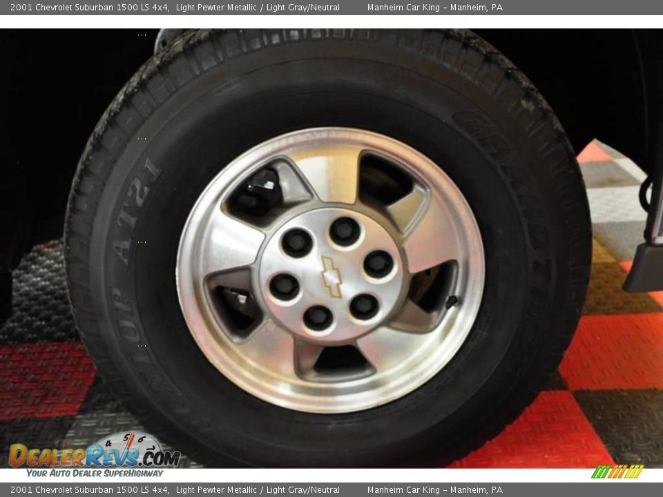 2001 Chevrolet Suburban 1500 LS 4x4 Light Pewter Metallic / Light Gray/Neutral Photo #29