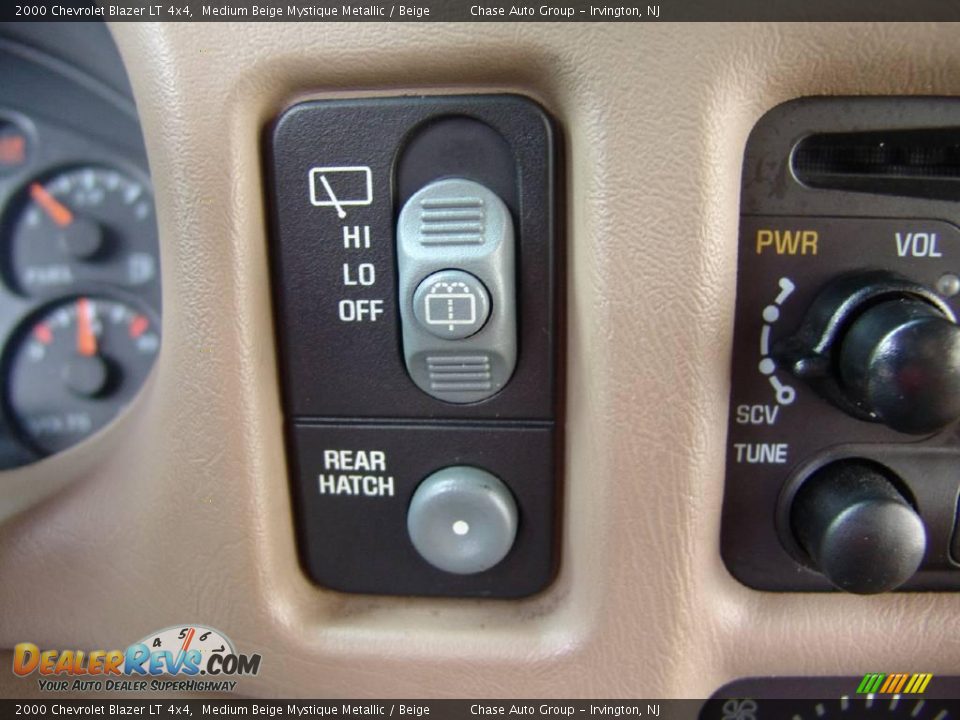 2000 Chevrolet Blazer LT 4x4 Medium Beige Mystique Metallic / Beige Photo #23