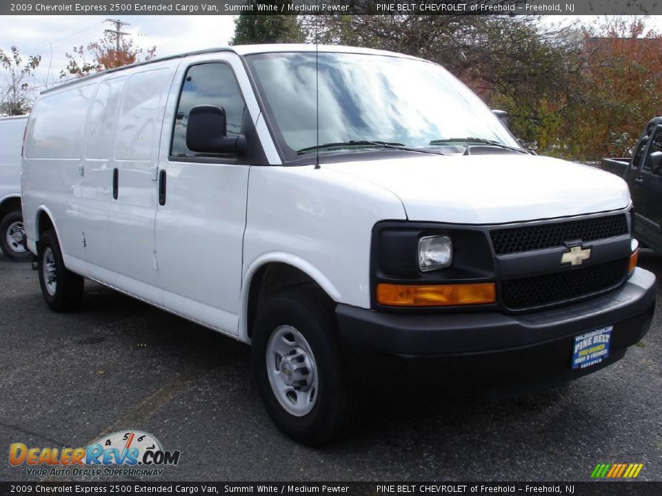 2009 Chevrolet Express 2500 Extended Cargo Van Summit White / Medium Pewter Photo #2
