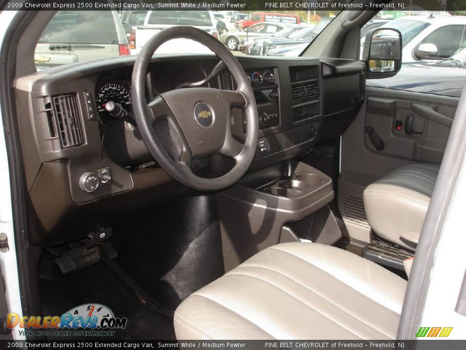 2009 Chevrolet Express 2500 Extended Cargo Van Summit White / Medium Pewter Photo #12