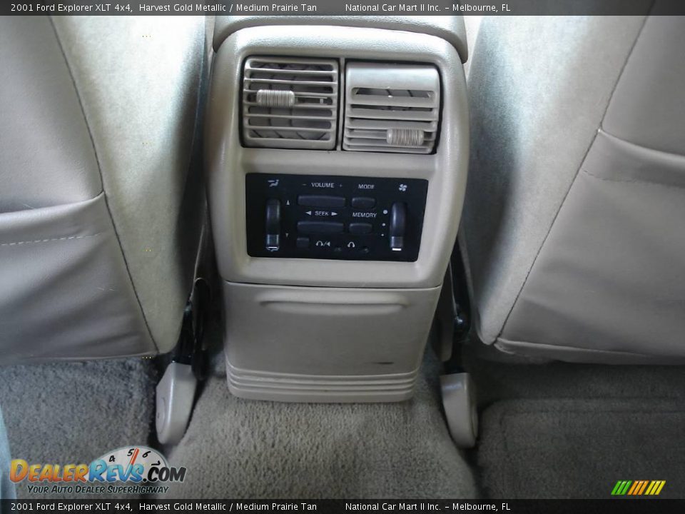 2001 Ford Explorer XLT 4x4 Harvest Gold Metallic / Medium Prairie Tan Photo #12