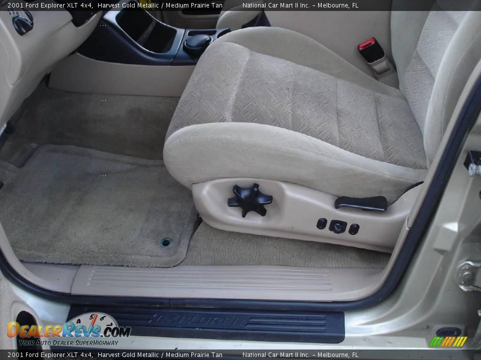 2001 Ford Explorer XLT 4x4 Harvest Gold Metallic / Medium Prairie Tan Photo #15