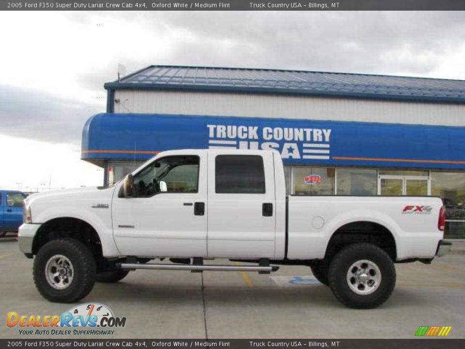 2005 Ford F350 Super Duty Lariat Crew Cab 4x4 Oxford White / Medium Flint Photo #1