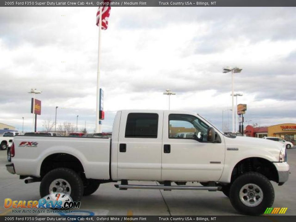 2005 Ford F350 Super Duty Lariat Crew Cab 4x4 Oxford White / Medium Flint Photo #4