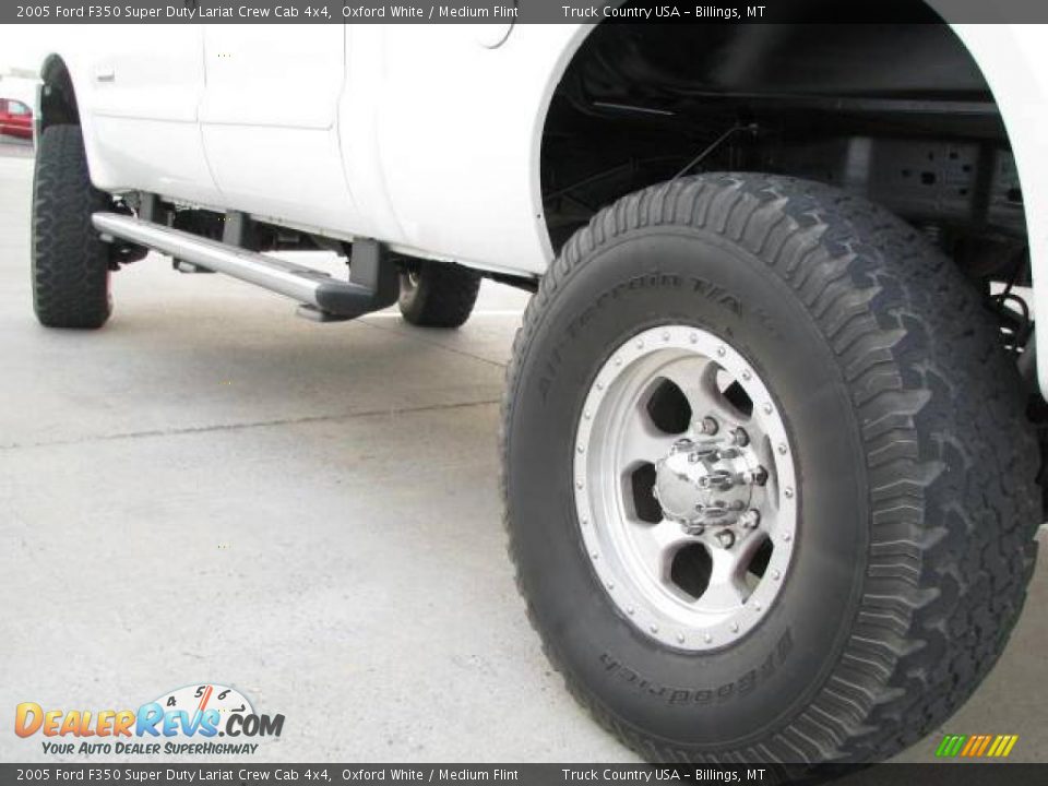 2005 Ford F350 Super Duty Lariat Crew Cab 4x4 Oxford White / Medium Flint Photo #7