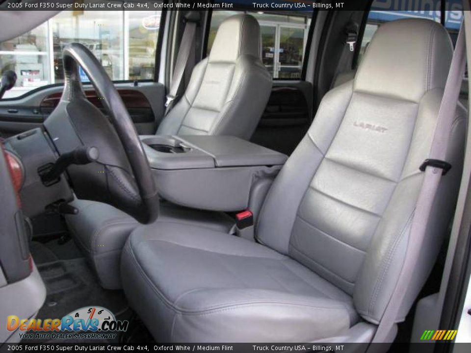 2005 Ford F350 Super Duty Lariat Crew Cab 4x4 Oxford White / Medium Flint Photo #11