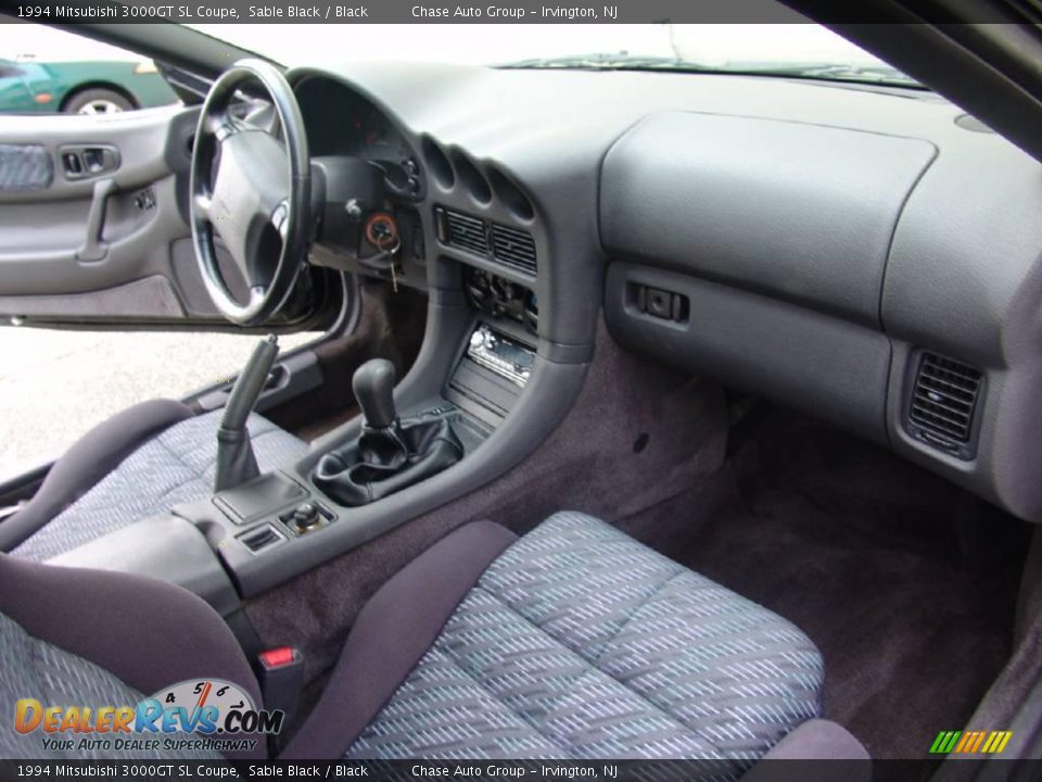 Dashboard of 1994 Mitsubishi 3000GT SL Coupe Photo #18
