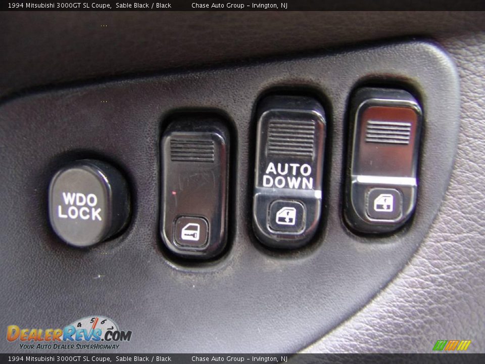 Controls of 1994 Mitsubishi 3000GT SL Coupe Photo #19