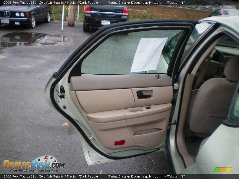 2005 Ford Taurus SEL Gold Ash Metallic / Medium/Dark Pebble Photo #16