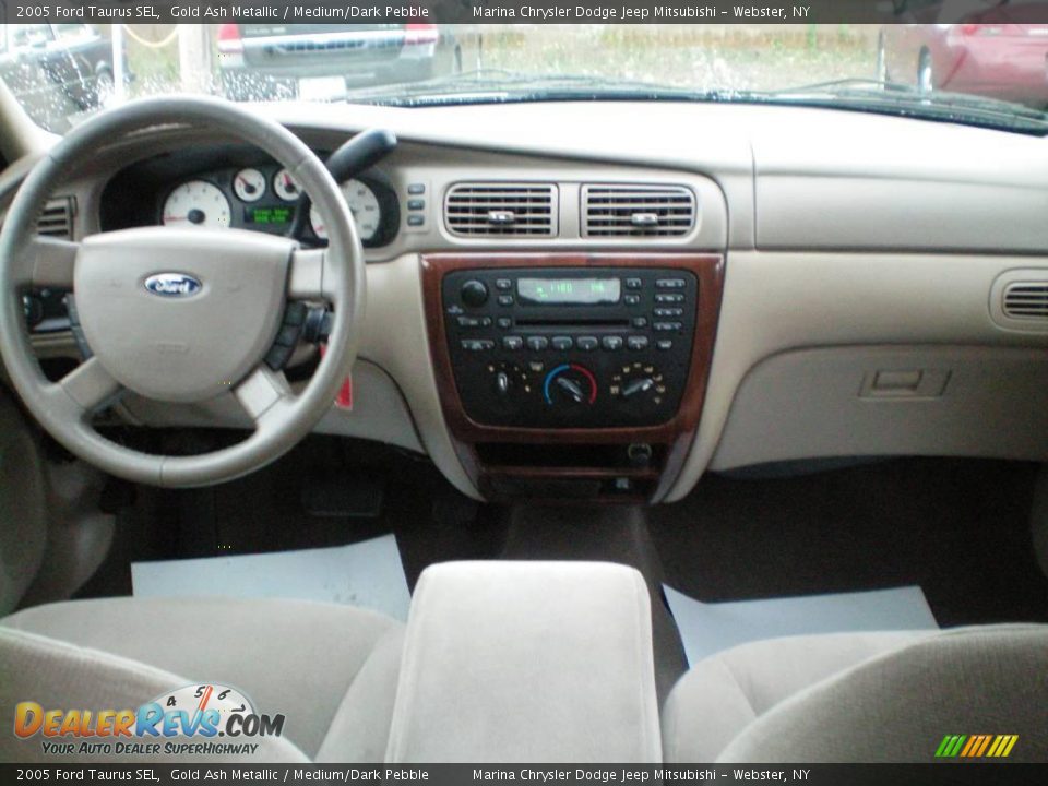 2005 Ford Taurus SEL Gold Ash Metallic / Medium/Dark Pebble Photo #24
