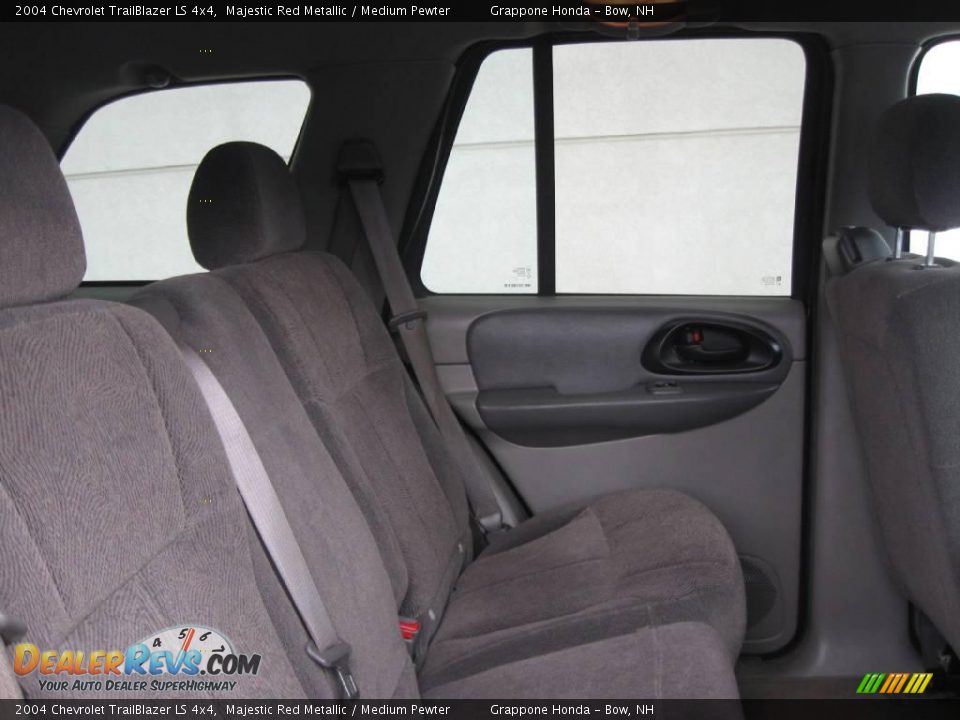 2004 Chevrolet TrailBlazer LS 4x4 Majestic Red Metallic / Medium Pewter Photo #6