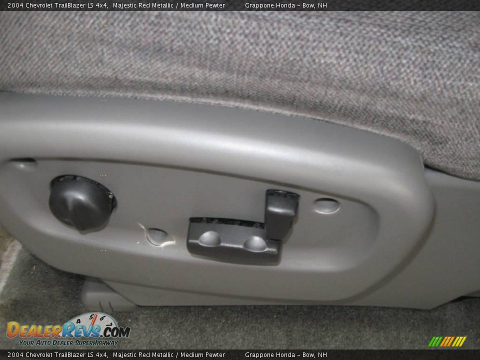 2004 Chevrolet TrailBlazer LS 4x4 Majestic Red Metallic / Medium Pewter Photo #8