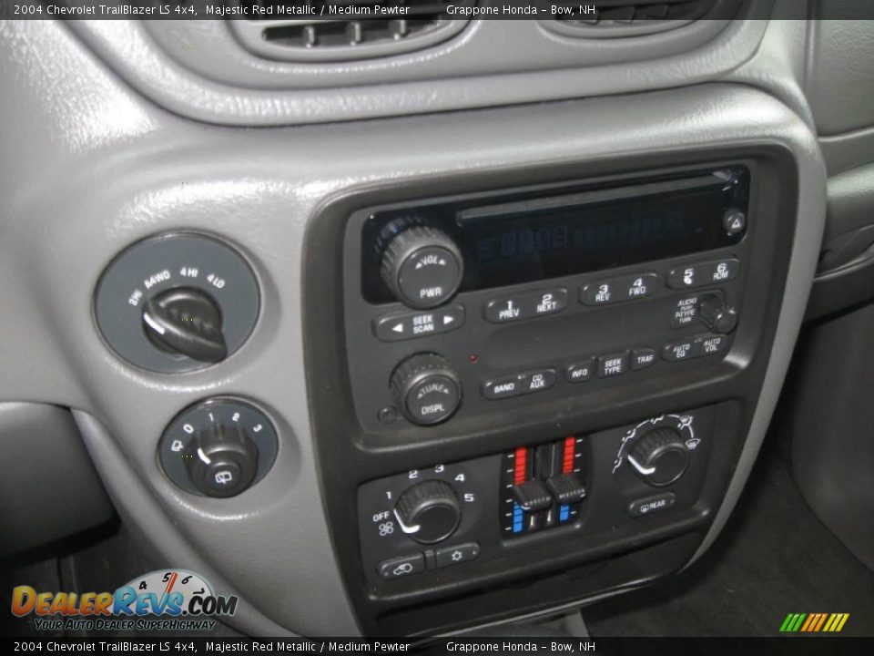 2004 Chevrolet TrailBlazer LS 4x4 Majestic Red Metallic / Medium Pewter Photo #9