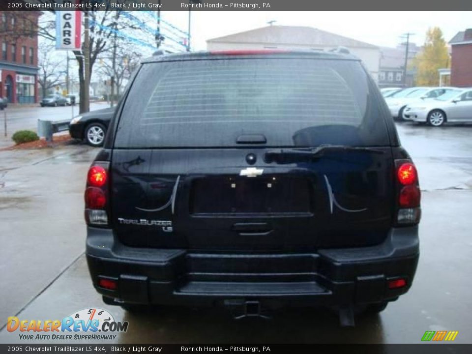 2005 Chevrolet TrailBlazer LS 4x4 Black / Light Gray Photo #3