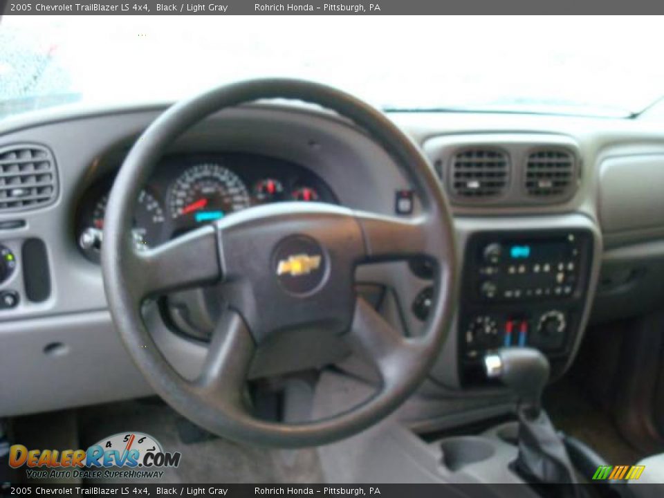 2005 Chevrolet TrailBlazer LS 4x4 Black / Light Gray Photo #12