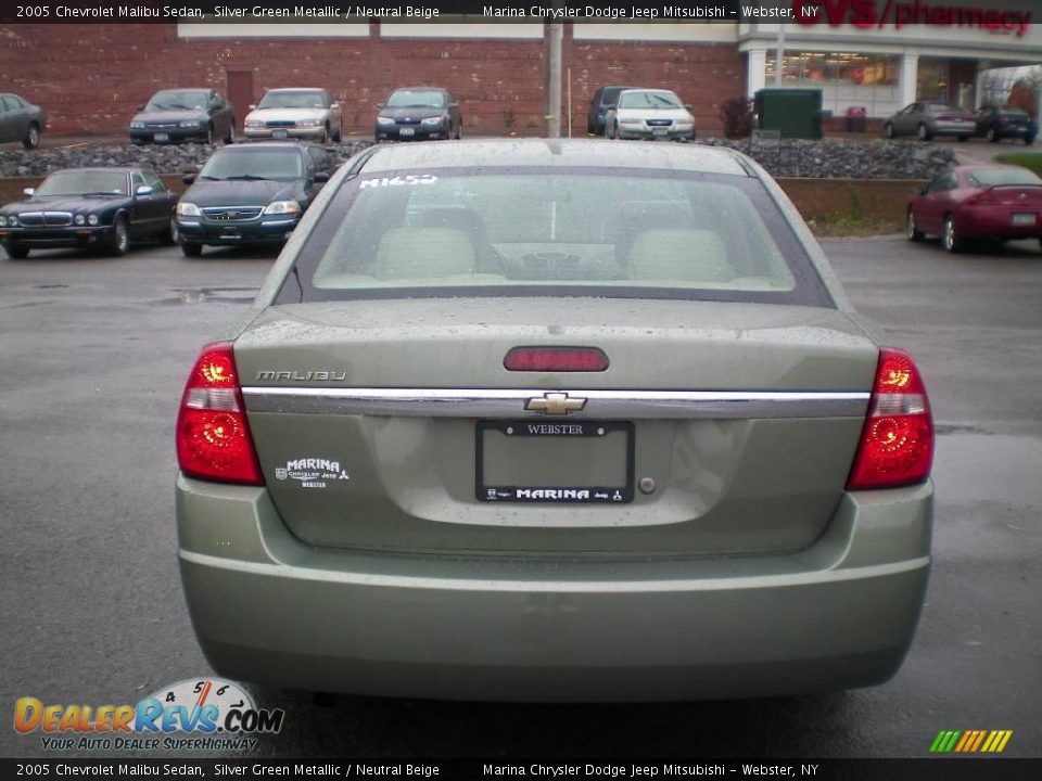 2005 Chevrolet Malibu Sedan Silver Green Metallic / Neutral Beige Photo #4