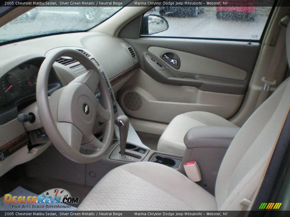 2005 Chevrolet Malibu Sedan Silver Green Metallic / Neutral Beige Photo #10