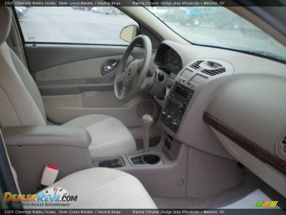 2005 Chevrolet Malibu Sedan Silver Green Metallic / Neutral Beige Photo #18