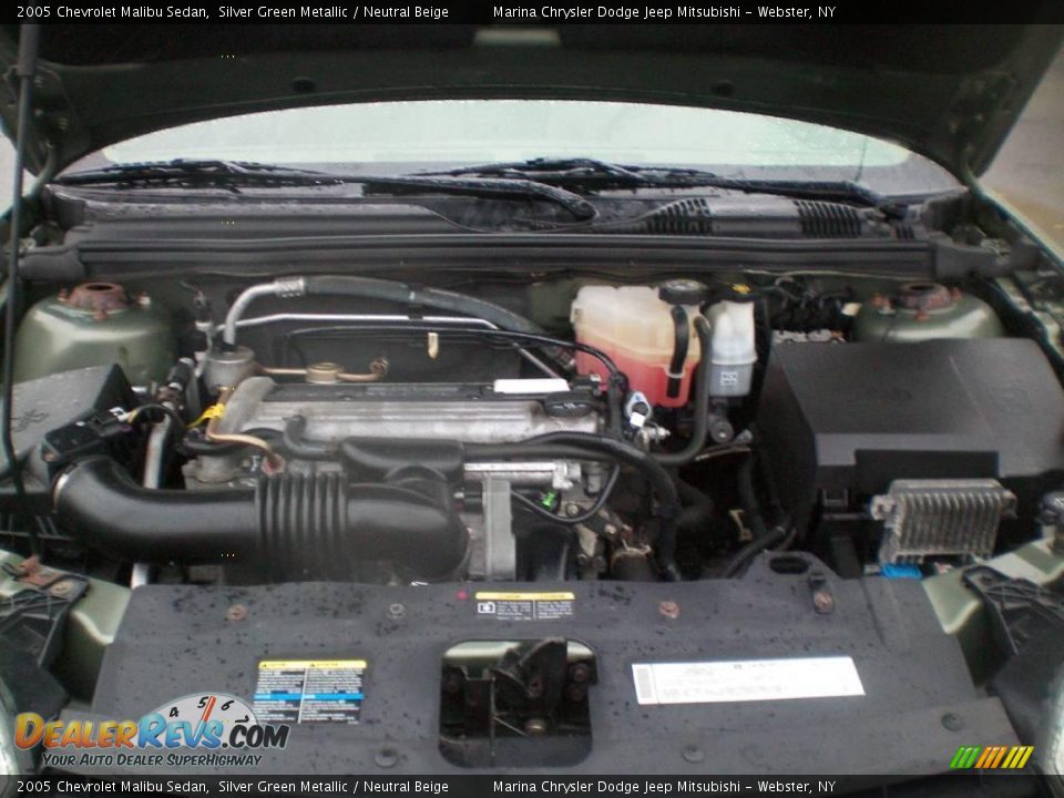 2005 Chevrolet Malibu Sedan Silver Green Metallic / Neutral Beige Photo #21