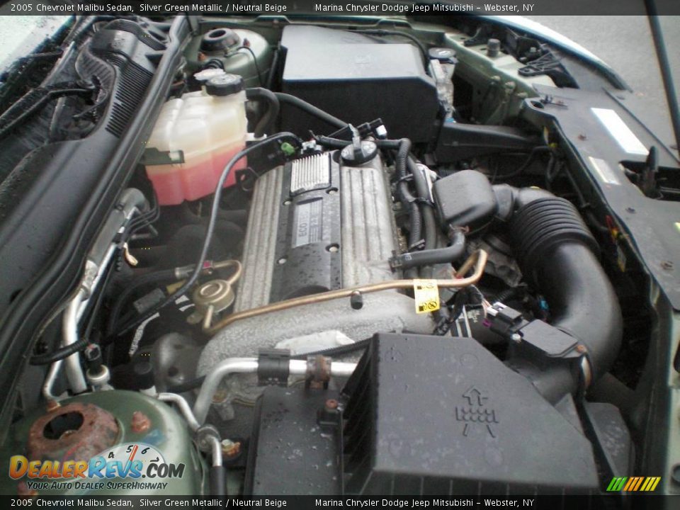 2005 Chevrolet Malibu Sedan Silver Green Metallic / Neutral Beige Photo #22