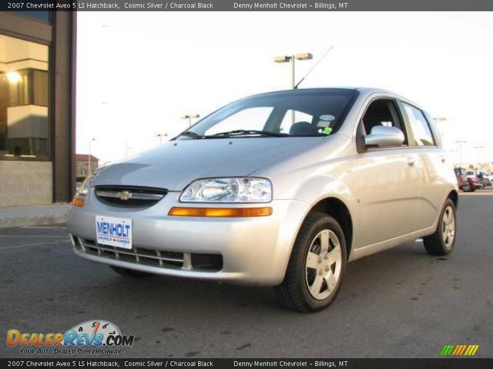 2007 Chevrolet Aveo 5 LS Hatchback Cosmic Silver / Charcoal Black Photo #2