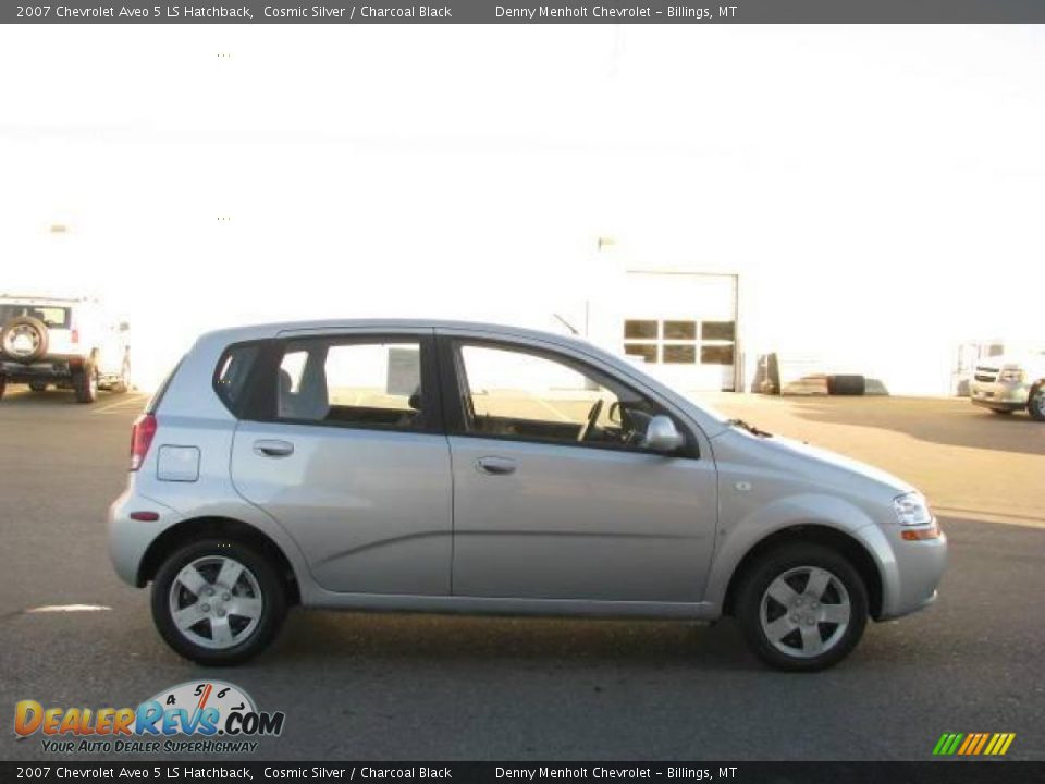 2007 Chevrolet Aveo 5 LS Hatchback Cosmic Silver / Charcoal Black Photo #4
