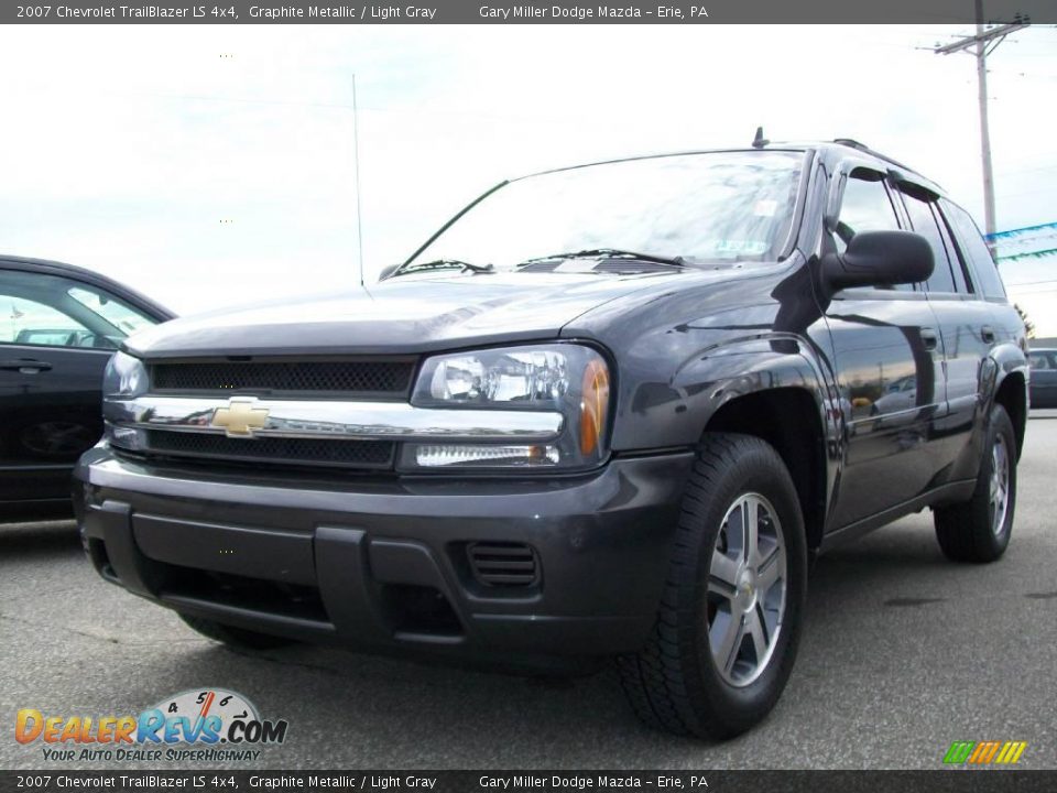 2007 Chevrolet TrailBlazer LS 4x4 Graphite Metallic / Light Gray Photo #1