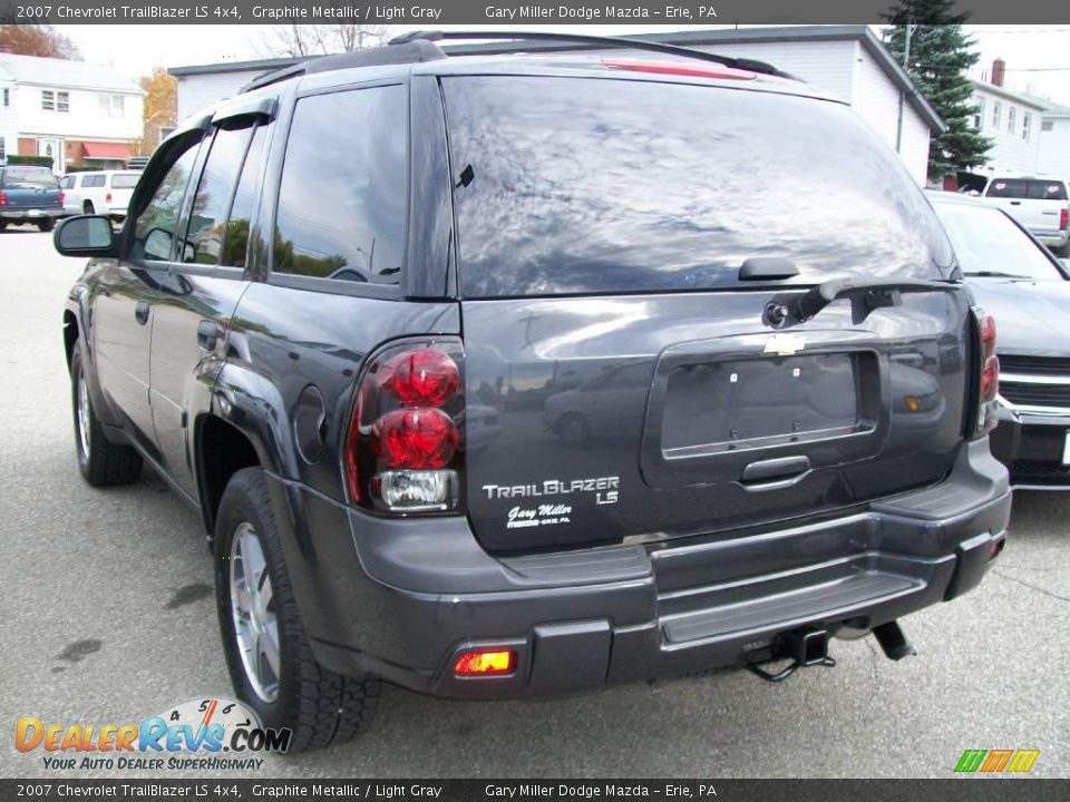 2007 Chevrolet TrailBlazer LS 4x4 Graphite Metallic / Light Gray Photo #2