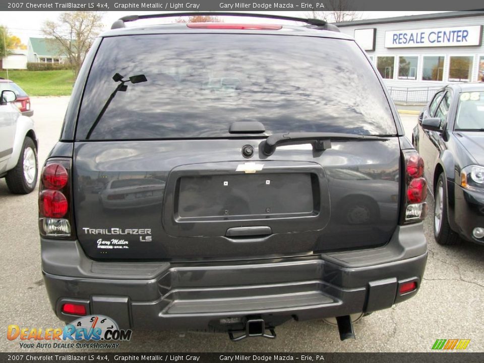 2007 Chevrolet TrailBlazer LS 4x4 Graphite Metallic / Light Gray Photo #3
