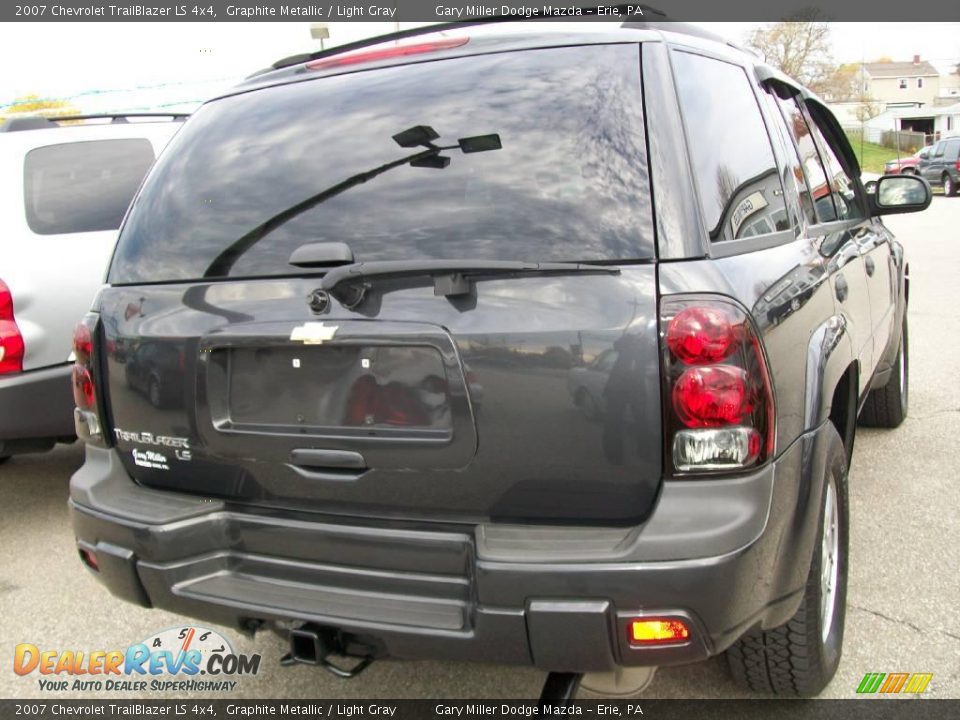 2007 Chevrolet TrailBlazer LS 4x4 Graphite Metallic / Light Gray Photo #6
