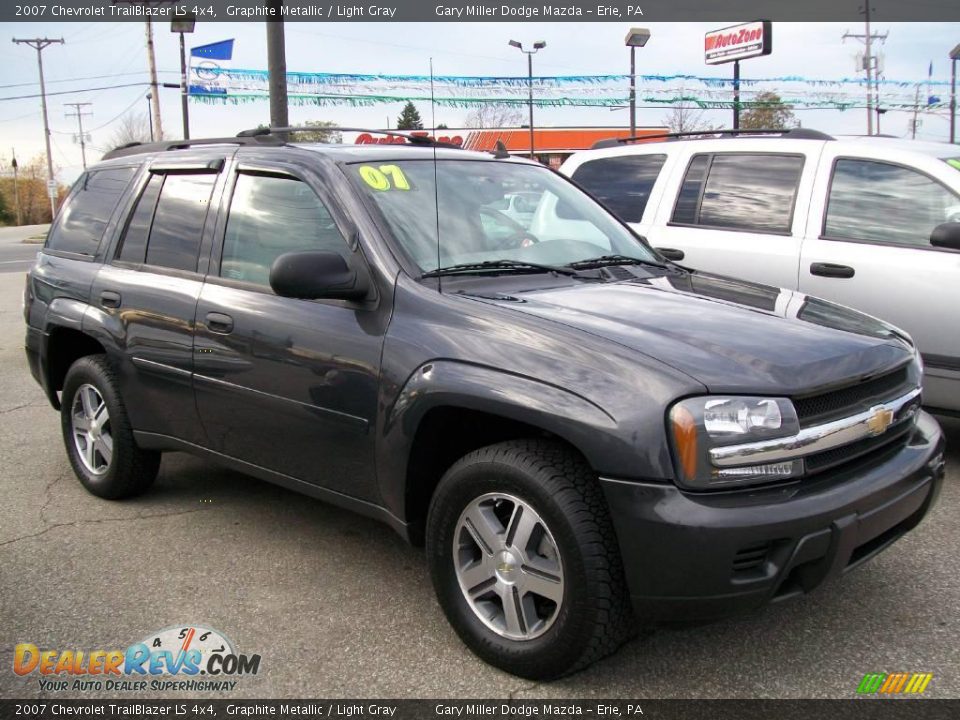 2007 Chevrolet TrailBlazer LS 4x4 Graphite Metallic / Light Gray Photo #7