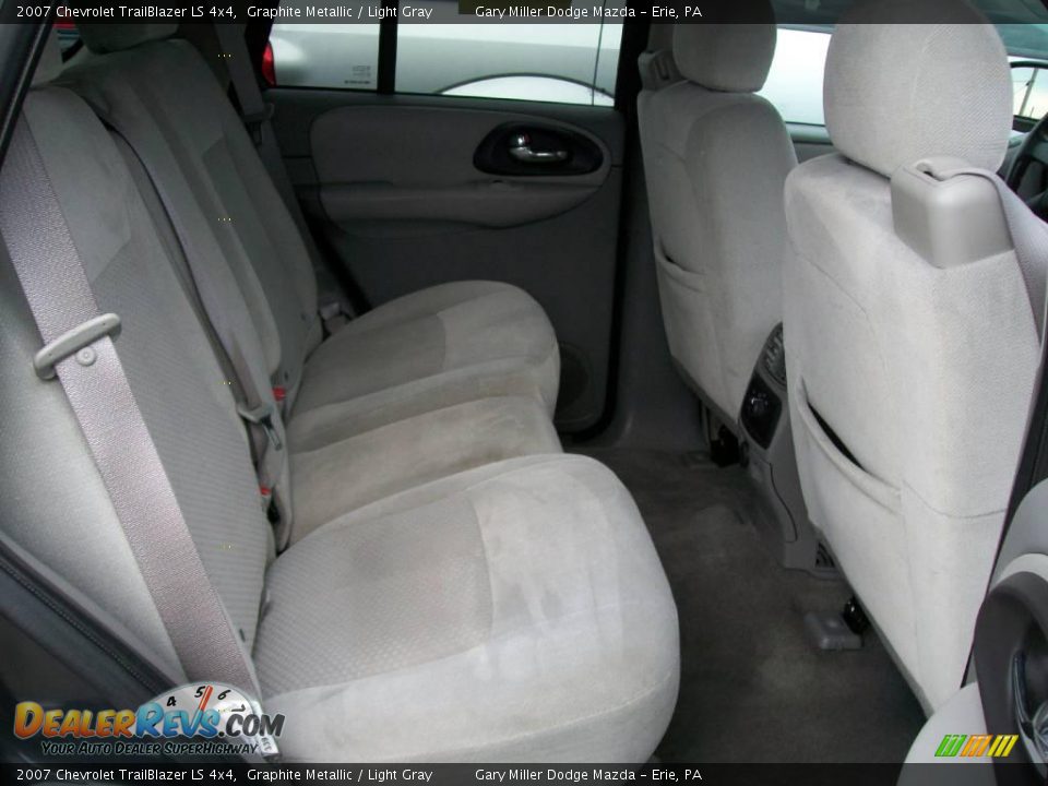 2007 Chevrolet TrailBlazer LS 4x4 Graphite Metallic / Light Gray Photo #13