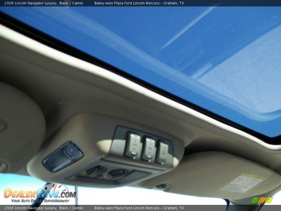 2006 Lincoln Navigator Luxury Black / Camel Photo #3