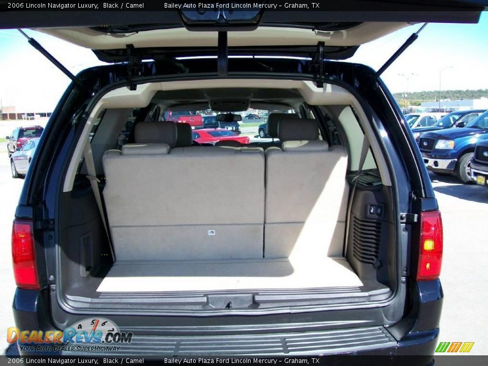 2006 Lincoln Navigator Luxury Black / Camel Photo #8