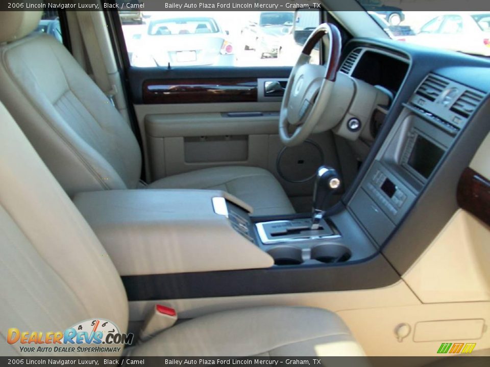 2006 Lincoln Navigator Luxury Black / Camel Photo #9