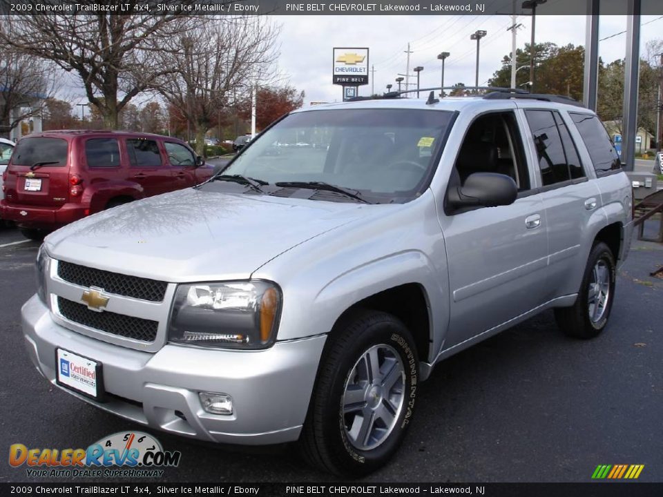 2009 Chevrolet TrailBlazer LT 4x4 Silver Ice Metallic / Ebony Photo #1
