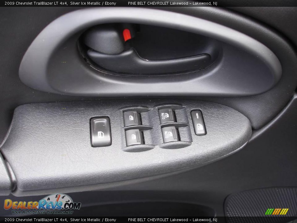 2009 Chevrolet TrailBlazer LT 4x4 Silver Ice Metallic / Ebony Photo #7