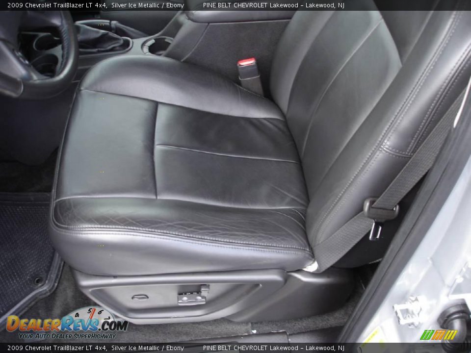 2009 Chevrolet TrailBlazer LT 4x4 Silver Ice Metallic / Ebony Photo #8