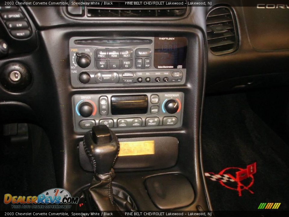 2003 Chevrolet Corvette Convertible Speedway White / Black Photo #18