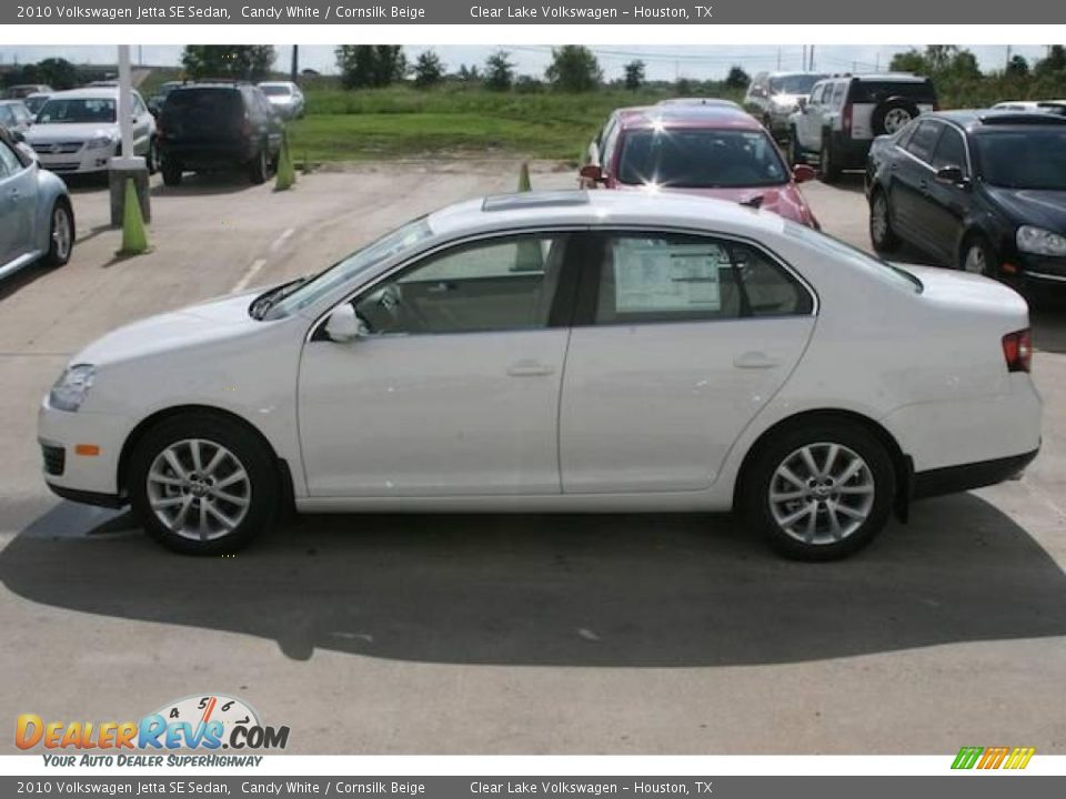 2010 Volkswagen Jetta SE Sedan Candy White / Cornsilk Beige Photo #3