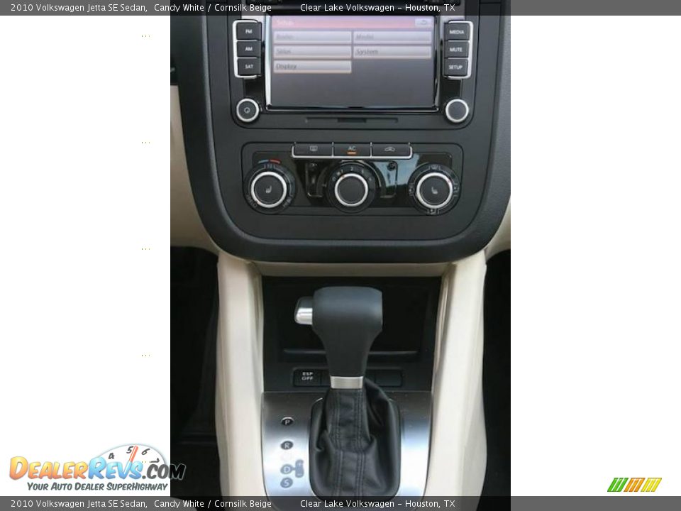 2010 Volkswagen Jetta SE Sedan Candy White / Cornsilk Beige Photo #17