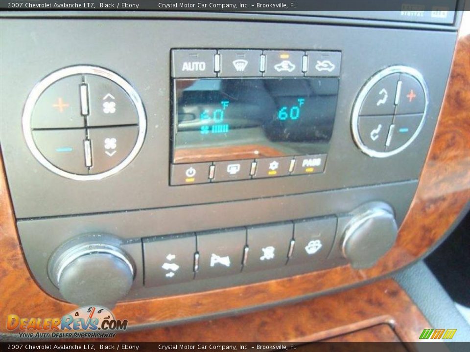 2007 Chevrolet Avalanche LTZ Black / Ebony Photo #19