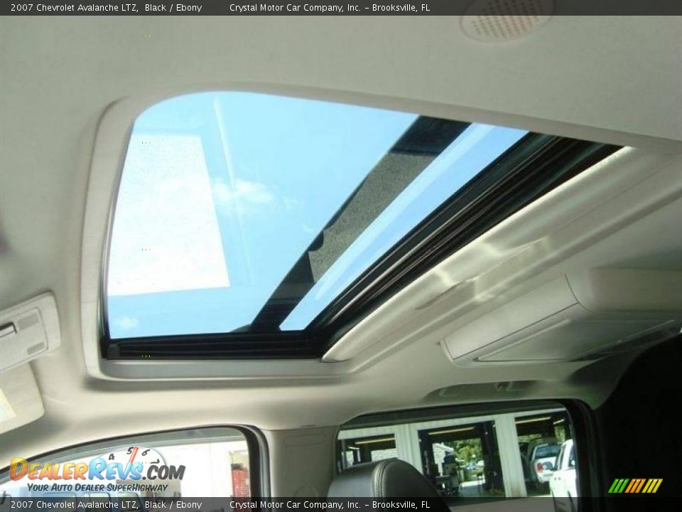 2007 Chevrolet Avalanche LTZ Black / Ebony Photo #21